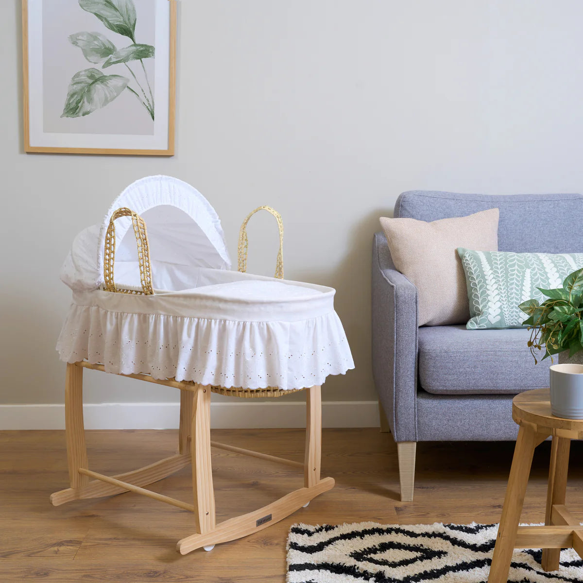 Broderie Anglaise Palm Moses Basket