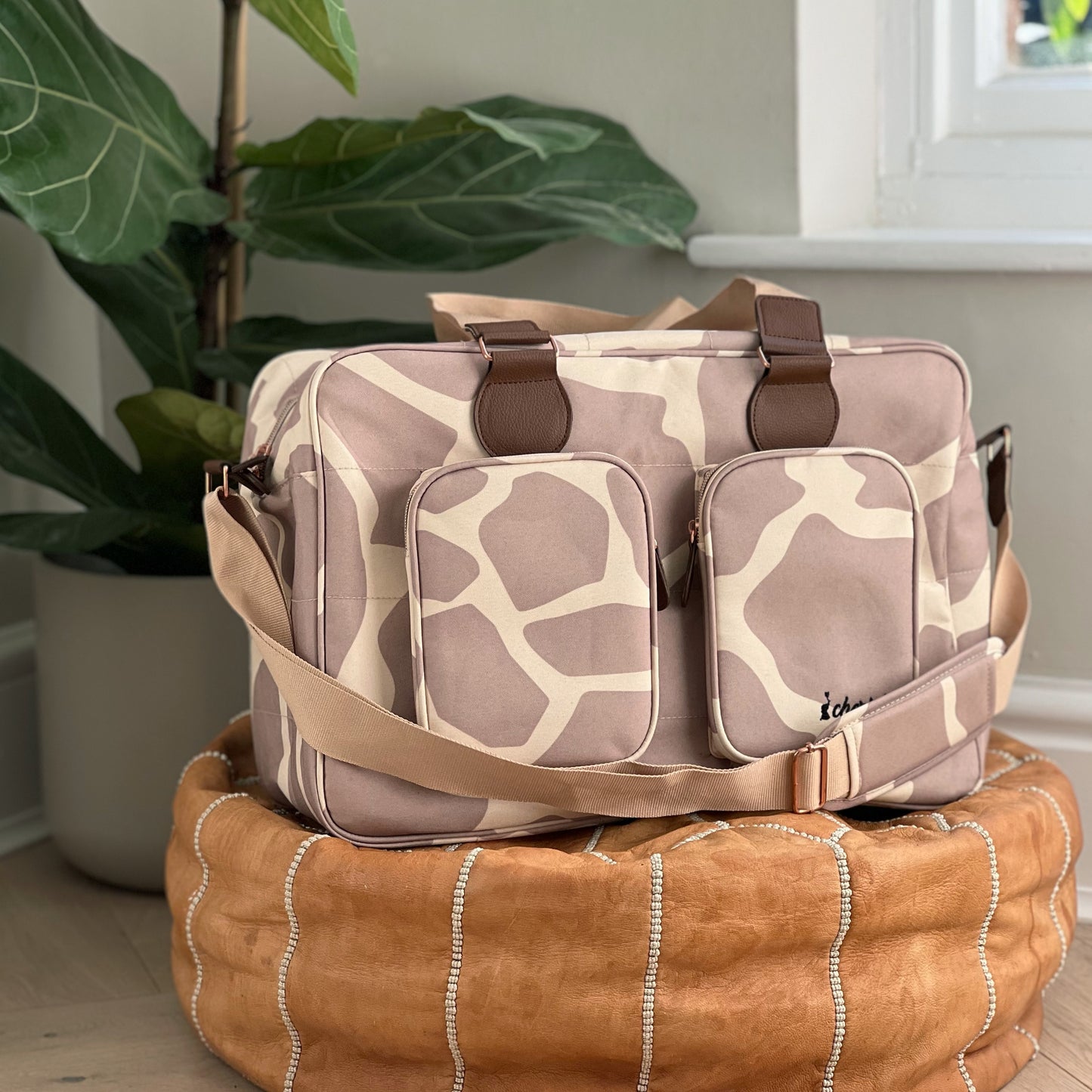 Deluxe Changing Bag (Dani Dyer Giraffe)