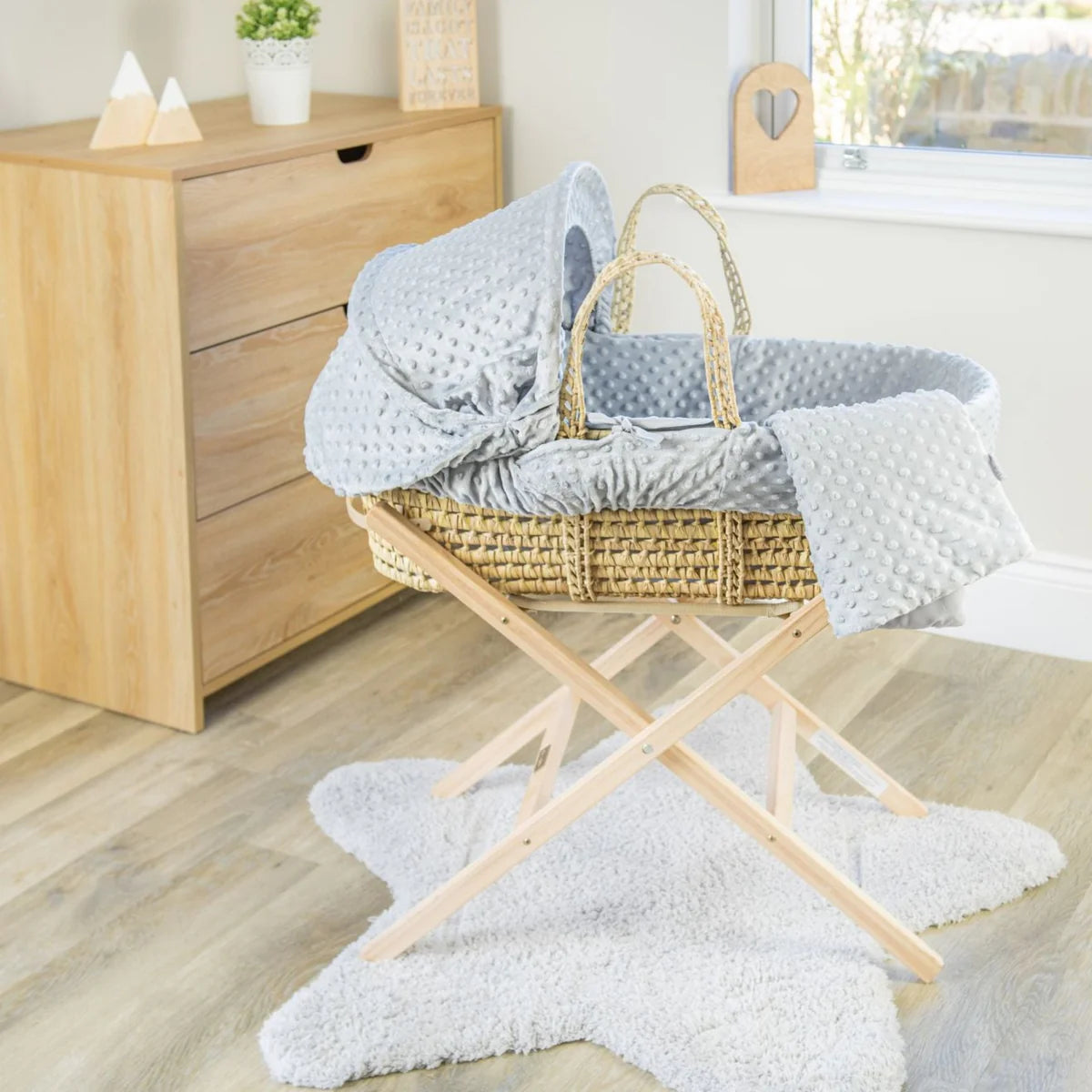 Dimple Palm Moses Basket